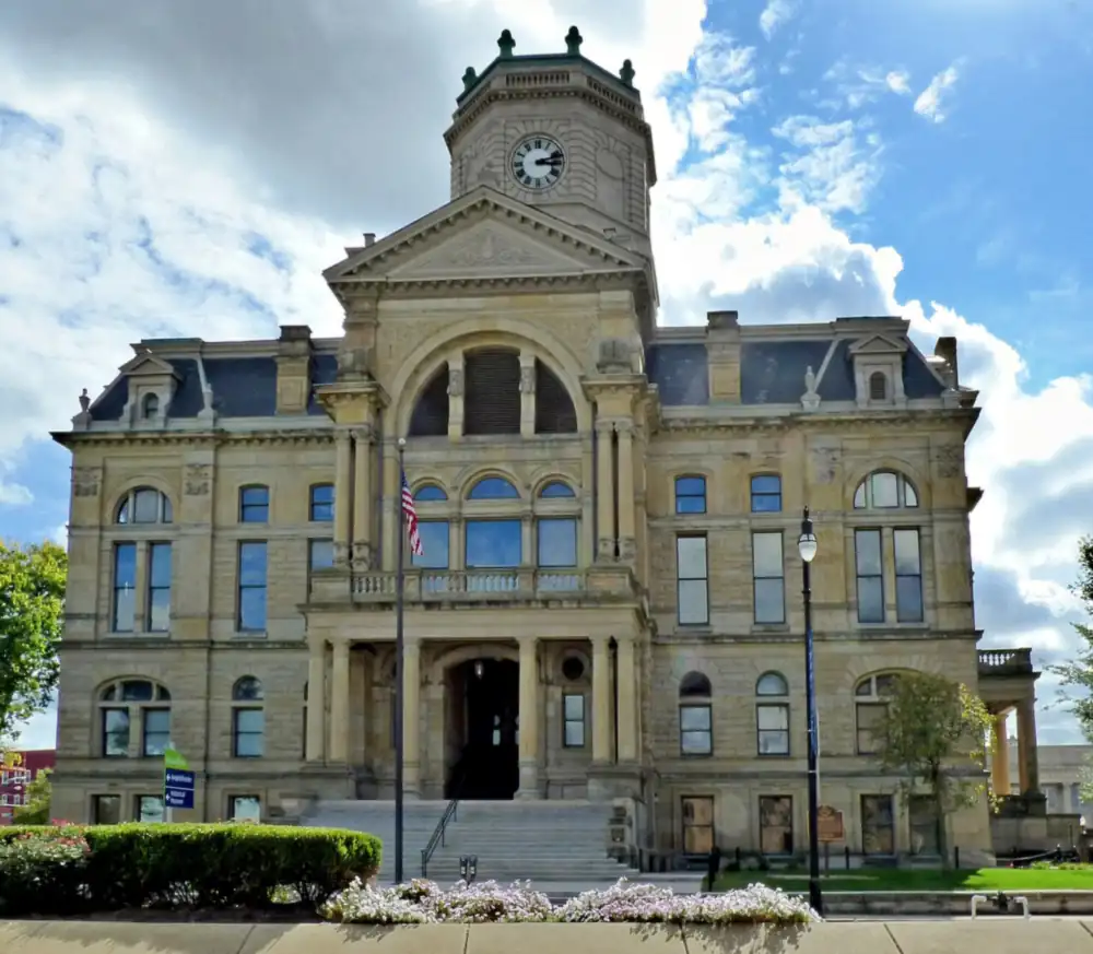 Photograph of the Butler County Courthouse north face today